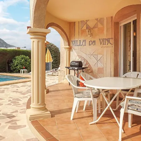 Сasa de vacaciones Lovely In With Swimming Pool